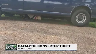 Caught on camera: Man caught stealing catalytic converter in broad daylight