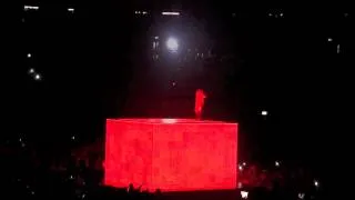Kanye West Performs Runaway In London (O2 Arena)