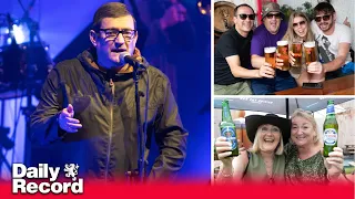 Paul Heaton treats TRNSMT revellers to free pints after putting money behind bar at Glasgow pubs