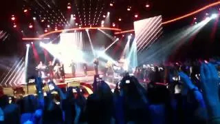 One Direction - What Makes You Beautiful (LIVE at swedish X