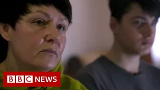 Ukrainian family split by war following Russian invasion - BBC News