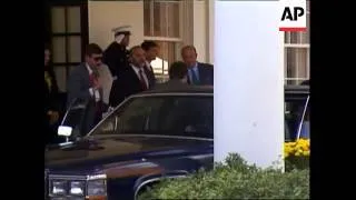 Soviet Union Foreign Minister Eduard Shevardnadze arrives at the White House for meeting with Presid