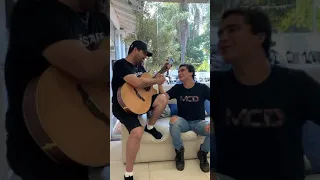 Edson voz e violão