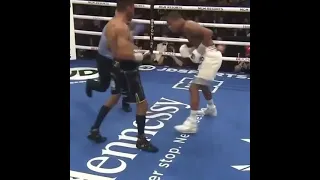 Devin Haney Wobbles After Taking Bombs From Jorge Linares 🥊⚡