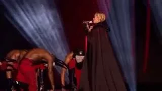 Madonna Living For Love Live (BRIT Awards 2015)