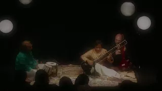 Raga pilu Alaap by Ustad Sahid Parvez Khan on sitar