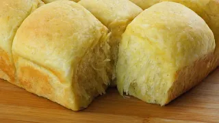 Fluffy Pumpkin Dinner Rolls | Eggless