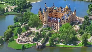 Schwerin Castle Tour. One of the most beautiful castle in Germany. #schwerin #castle #schloss