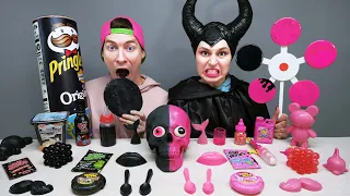 Black Food vs Pink Food Challenge 디저트 챌린지 VikiNiki