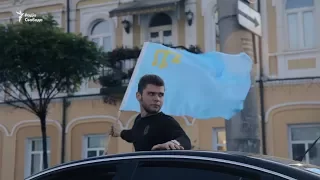 У Києві пройшов автопробіг до Дня кримськотатарського прапора