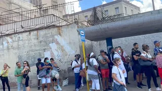 Así están las calles de Cuba.¡Un país pobre!