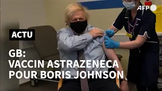 Royaume-Uni : Boris Johnson reçoit une première dose de vaccin AstraZeneca | AFP