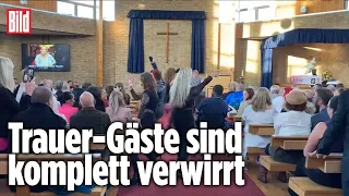 Verrückter Flashmob mitten auf einer Beerdigung