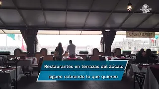 Pese a denuncia, terrazas del Zócalo siguen a la caza de turistas; medio litro de agua $180