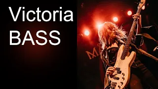 Victoria de Angelis | BASS MOMENTS