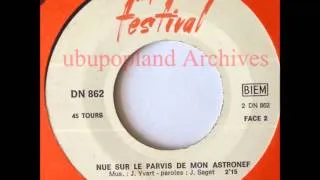 Julie Saget - nue sur le parvis de mon astronef - French female psych LSD mental folk-sike 69