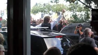 Paul McCartney no lobby do Copacabana Palace - domingo, 22/05/2011 (HD)