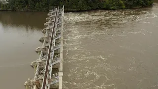 Starved Rock / Illinois river Dam -  Drone footage