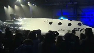 Virgin Galactic unveils new "SpaceShipTwo"