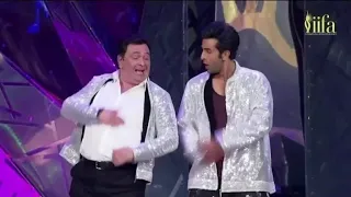 Rishi kapoor and Ranbir kapoor Dance at Awards Show 🕺🏻😍