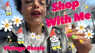 “Is It Weird If I Buy This”| SHOP WITH ME | VINTAGE RESALE | VINTAGE TREASURE HUNTING | ANTIQUE MALL