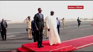 President Macky Sall welcomes President Kagame to Dakar
