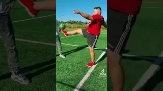 @xSlayder  si @iRaphahell  pe sintetic #shortvideo #fotball #ronaldo #messi #memes