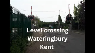 Level crossing at Wateringbury station, Kent filmed by Mangley Town