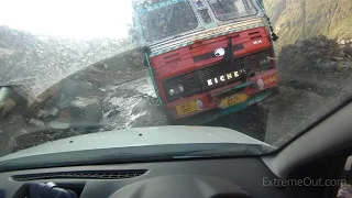 Angry truck driver in Himalayas wanted to hit a car