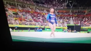 Olympic Gymnast Ellie Downie Almost Injures Neck!!