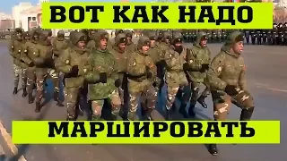 Военные из Анголы прошли по площади Омска зажигательным маршем