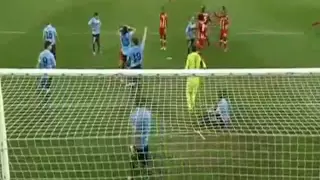 World Cup 2010: Luis Suarez Dramatic Handball