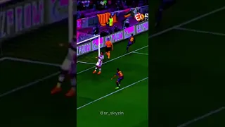 drible lindo de Lionel Messi👽⚽️🏆esse cara não desse  planeta 👽👽👽