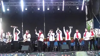 Оркестр  "Little Band" и  барабанщик Илья Варфоломеев