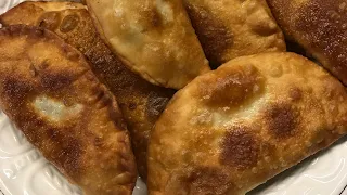 Вкусные чебуреки, хрустящие, настоящие чебуреки с мясом