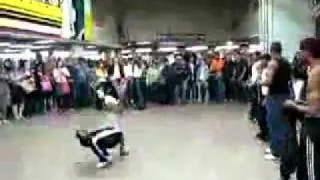 Брейкданс фейл / Breakdancing FAIL