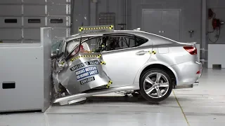 2012 Lexus IS 250/350 driver-side small overlap IIHS crash test