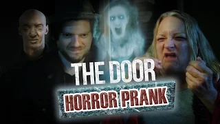 Pranque : The Door / Hologram ghost prank (feat. Lee Delong)