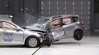 IIHS Crash Test - Honda Accord vs Honda Fit (Jazz)