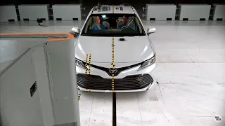 2018 Toyota Camry VS 2017 Mazda6 Crash Test TUBE CAR