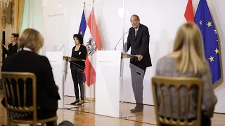 Pressekonferenz zum Thema „Etappenplan für die Schulöffnung“.