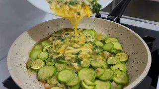 Just pour the egg over the zucchini❗️Simple and delicious breakfast