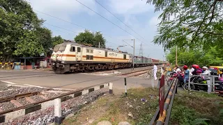 Extremely Furious Rajdhani Express Dangerous Honking Moving Throughout Railgate