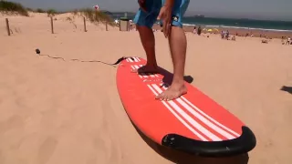 Como ponerse de pie en una tabla de surf - Escuela Cantabra de Surf TV