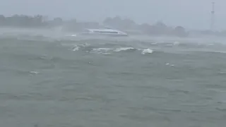 Hurricane Ida winds push ferry in Mississippi River: RAW VIDEO