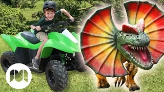 Giant Life Size T-Rex Dinosaur Spooky | Halloween | Jurassic Tv | Dinosaurs and Toys | T Rex Family
