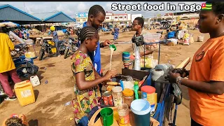 This is what people eat in the streets of lomé. African Street food lomé Togo West Africa