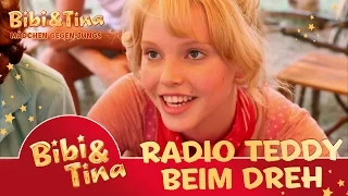 Bibi & Tina - MÄDCHEN GEGEN JUNGS - Radio Teddy besucht die Dreharbeiten