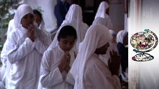 What Really Goes On At Mother Teresa's Mission In India? (2001)