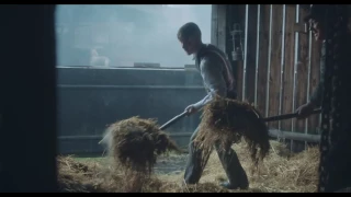 Peaky Blinders S02E05 - Tommy shovels shit